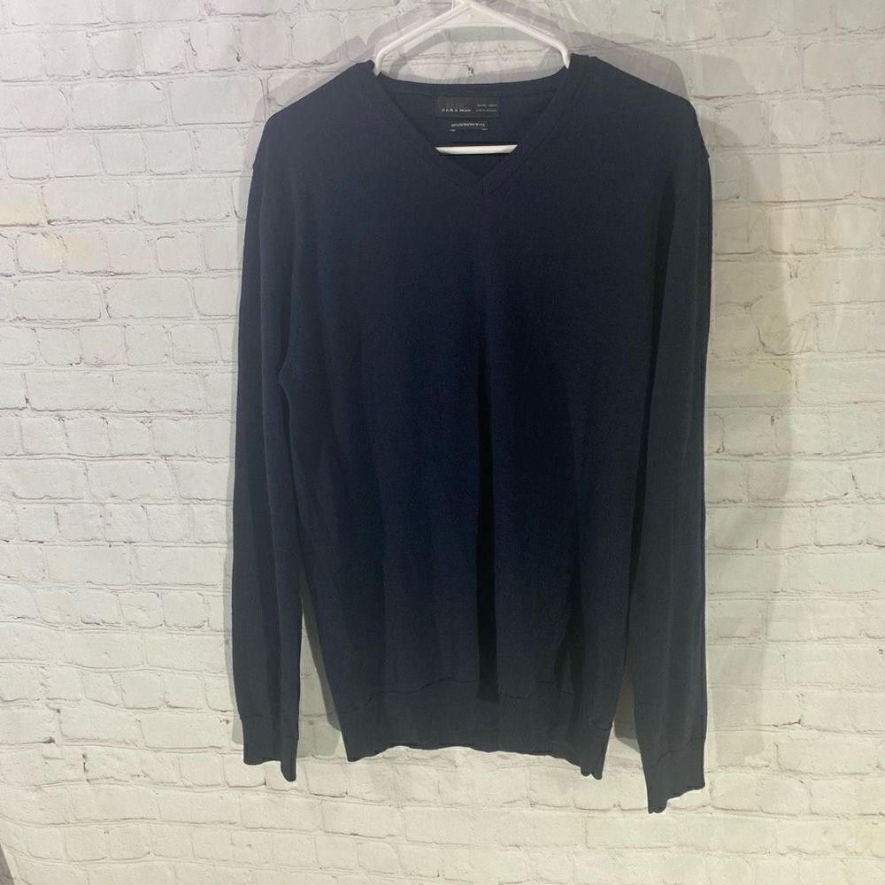 Basic Zara Man V-neck